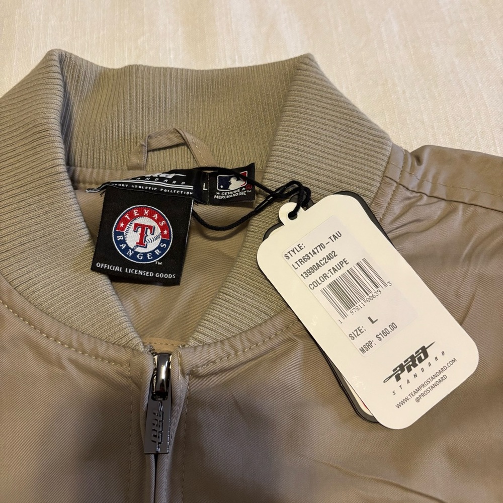 Pro Standard Texas Rangers Neutral Bomber Jacket - Picture 6 of 12